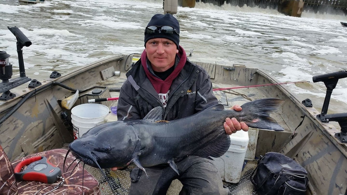 Cats in the Bag! Catfish Fishing with Worms